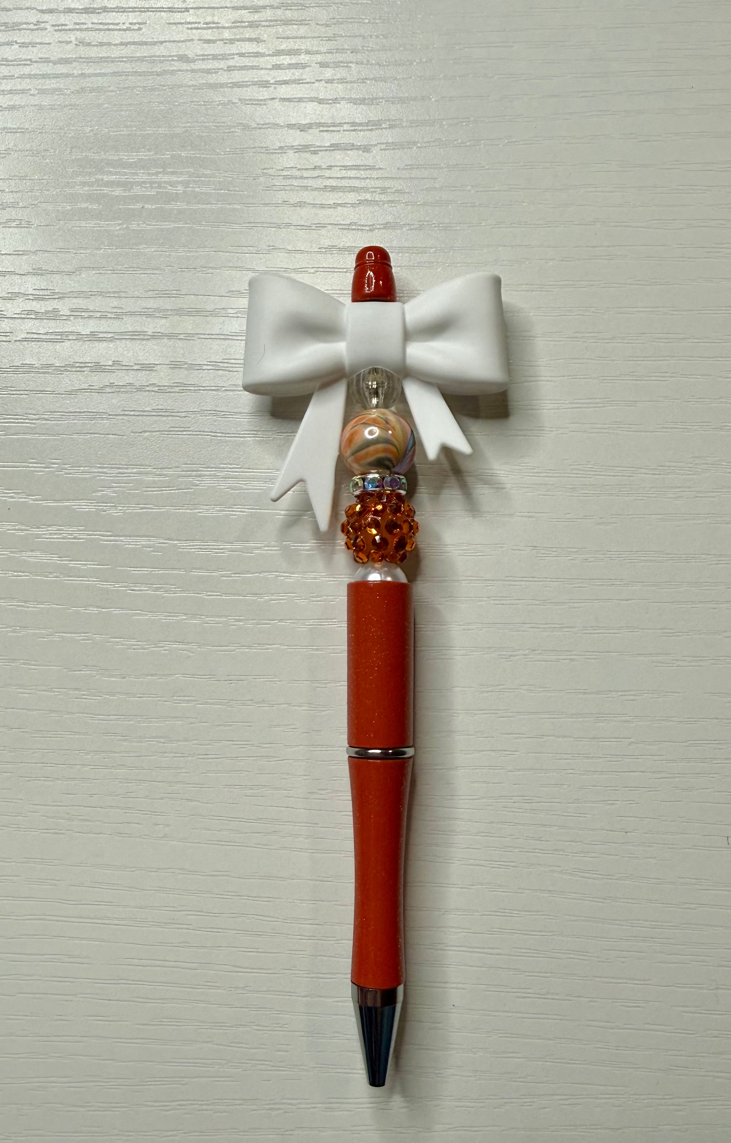 White Bow Pen